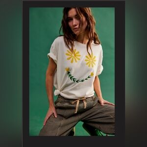Free People We the free sunshine smiles XL t shirt